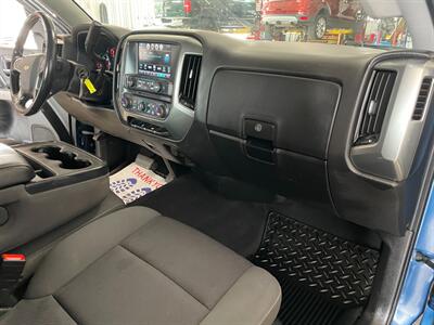2019 Chevrolet Silverado 1500 LD LT   - Photo 19 - Saint Louis, MI 48880-9800