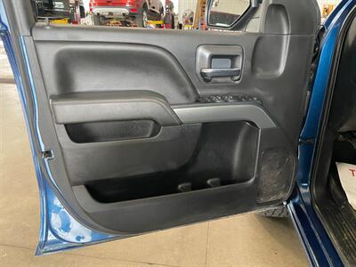2019 Chevrolet Silverado 1500 LD LT   - Photo 21 - Saint Louis, MI 48880-9800