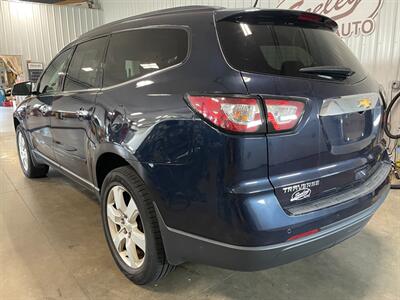 2017 Chevrolet Traverse LT - Photo 3 - Saint Louis, MI 48880-9800