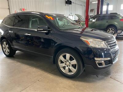 2017 Chevrolet Traverse LT - Photo 5 - Saint Louis, MI 48880-9800