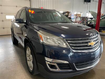 2017 Chevrolet Traverse LT - Photo 4 - Saint Louis, MI 48880-9800