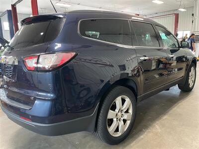 2017 Chevrolet Traverse LT - Photo 6 - Saint Louis, MI 48880-9800