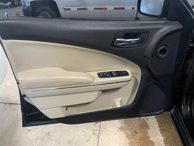 2014 Dodge Charger V6   - Photo 18 - Saint Louis, MI 48880-9800