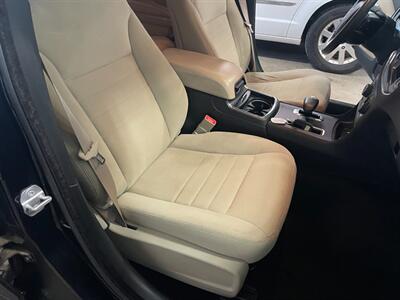 2014 Dodge Charger V6   - Photo 15 - Saint Louis, MI 48880-9800