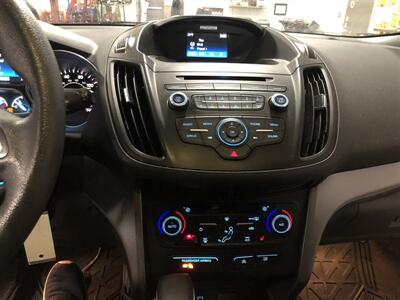 2018 Ford Escape SE   - Photo 9 - Saint Louis, MI 48880-9800