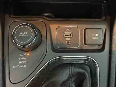2019 Jeep Cherokee Limited   - Photo 15 - Saint Louis, MI 48880-9800