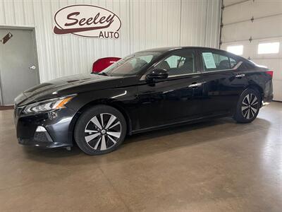 2021 Nissan Altima 2.5 SV - Photo 1 - Saint Louis, MI 48880-9800