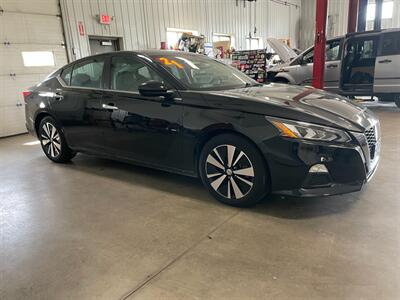 2021 Nissan Altima 2.5 SV - Photo 5 - Saint Louis, MI 48880-9800