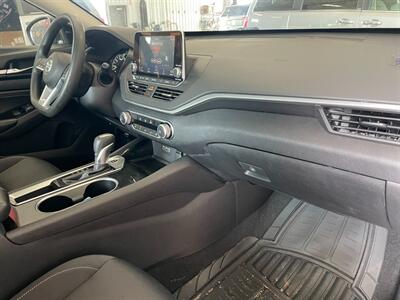 2021 Nissan Altima 2.5 SV - Photo 22 - Saint Louis, MI 48880-9800