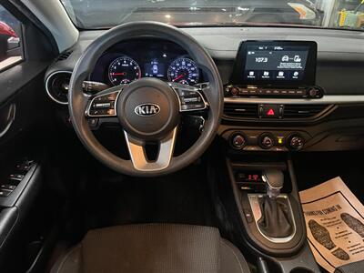 2020 Kia Forte LXS   - Photo 10 - Saint Louis, MI 48880-9800