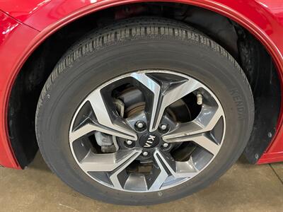 2020 Kia Forte LXS   - Photo 24 - Saint Louis, MI 48880-9800