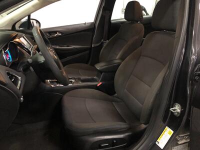 2017 Chevrolet Cruze LT Auto   - Photo 16 - Saint Louis, MI 48880-9800