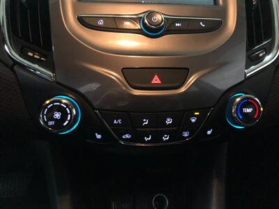 2017 Chevrolet Cruze LT Auto   - Photo 14 - Saint Louis, MI 48880-9800