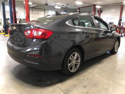 2017 Chevrolet Cruze LT Auto   - Photo 6 - Saint Louis, MI 48880-9800