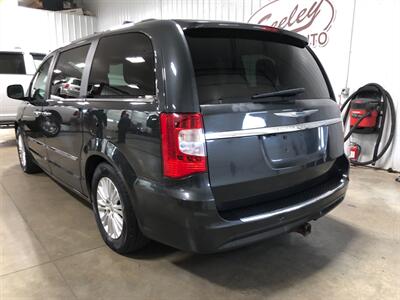 2012 Chrysler Town & Country Limited - Photo 3 - Saint Louis, MI 48880-9800