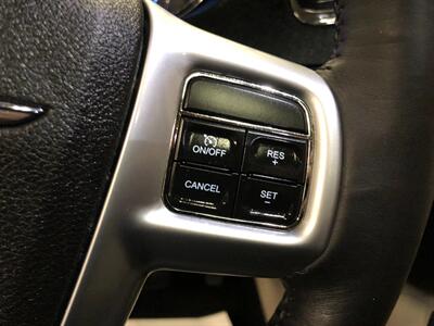 2012 Chrysler Town & Country Limited - Photo 12 - Saint Louis, MI 48880-9800