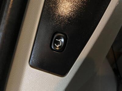 2012 Chrysler Town & Country Limited - Photo 25 - Saint Louis, MI 48880-9800