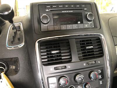 2013 Dodge Grand Caravan SE   - Photo 8 - Saint Louis, MI 48880-9800