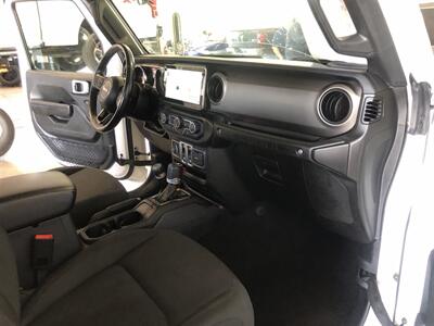 2020 Jeep Wrangler Sport   - Photo 17 - Saint Louis, MI 48880-9800