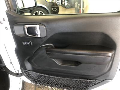 2020 Jeep Wrangler Sport   - Photo 19 - Saint Louis, MI 48880-9800