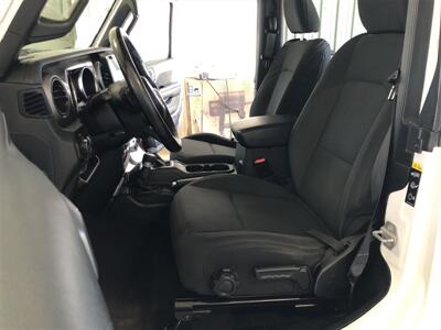 2020 Jeep Wrangler Sport   - Photo 14 - Saint Louis, MI 48880-9800