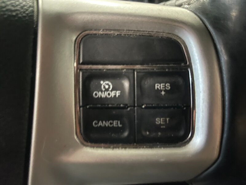 2014 Chrysler 200 Limited - Photo 12 - Saint Louis, MI 48880-9800
