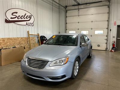 2014 Chrysler 200 Limited - Photo 2 - Saint Louis, MI 48880-9800