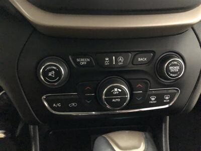 2017 Jeep Cherokee Limited   - Photo 12 - Saint Louis, MI 48880-9800