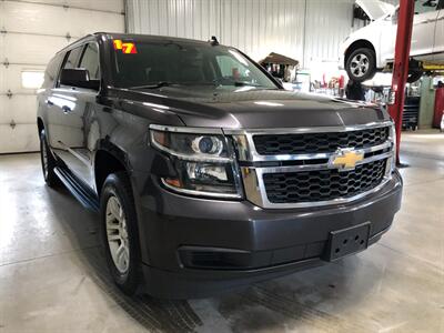 2017 Chevrolet Suburban LT   - Photo 4 - Saint Louis, MI 48880-9800