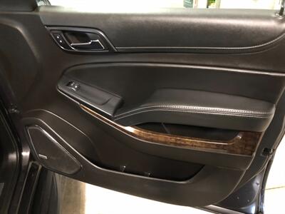 2017 Chevrolet Suburban LT   - Photo 21 - Saint Louis, MI 48880-9800