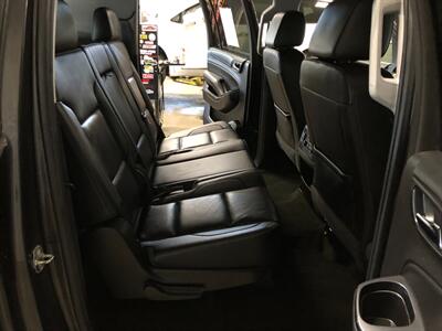 2017 Chevrolet Suburban LT   - Photo 22 - Saint Louis, MI 48880-9800
