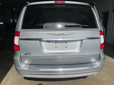 2013 Chrysler Town and Country Touring-L - Photo 26 - Saint Louis, MI 48880-9800