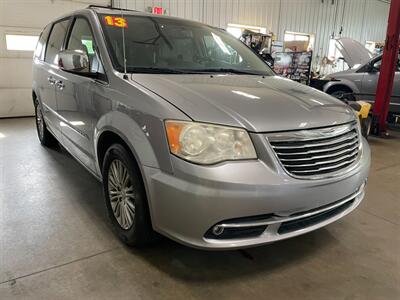 2013 Chrysler Town and Country Touring-L - Photo 4 - Saint Louis, MI 48880-9800