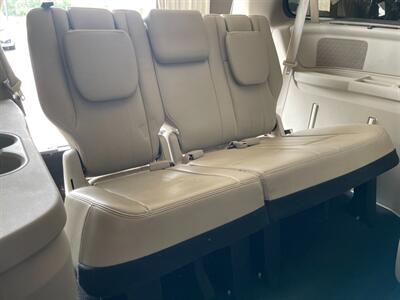 2013 Chrysler Town and Country Touring-L - Photo 22 - Saint Louis, MI 48880-9800