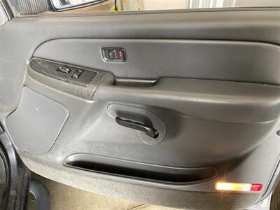 2005 Chevrolet Silverado 3500   - Photo 20 - Saint Louis, MI 48880-9800