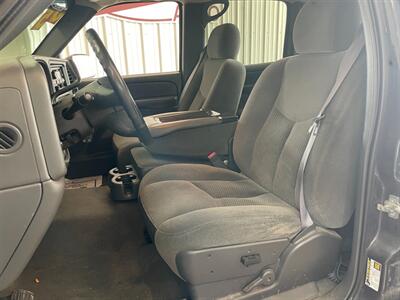2005 Chevrolet Silverado 3500   - Photo 16 - Saint Louis, MI 48880-9800