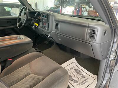2005 Chevrolet Silverado 3500   - Photo 19 - Saint Louis, MI 48880-9800