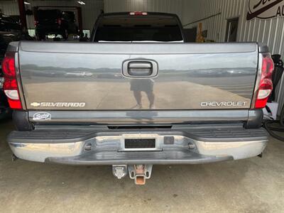 2005 Chevrolet Silverado 3500   - Photo 7 - Saint Louis, MI 48880-9800