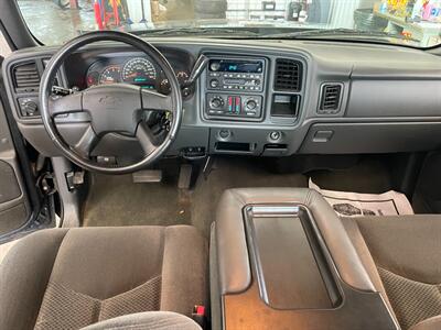 2005 Chevrolet Silverado 3500   - Photo 10 - Saint Louis, MI 48880-9800
