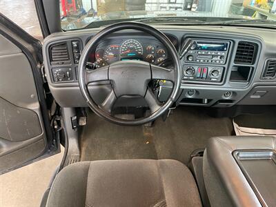 2005 Chevrolet Silverado 3500   - Photo 11 - Saint Louis, MI 48880-9800