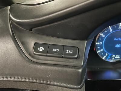 2016 Cadillac Escalade ESV Platinum   - Photo 17 - Saint Louis, MI 48880-9800
