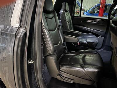 2016 Cadillac Escalade ESV Platinum   - Photo 25 - Saint Louis, MI 48880-9800