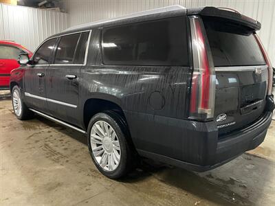 2016 Cadillac Escalade ESV Platinum   - Photo 3 - Saint Louis, MI 48880-9800