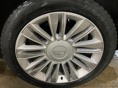 2016 Cadillac Escalade ESV Platinum   - Photo 33 - Saint Louis, MI 48880-9800