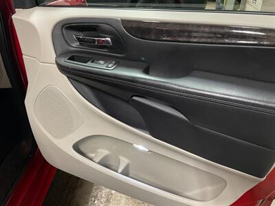 2013 Dodge Grand Caravan American Value Package   - Photo 20 - Saint Louis, MI 48880-9800