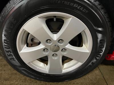 2013 Dodge Grand Caravan American Value Package   - Photo 22 - Saint Louis, MI 48880-9800