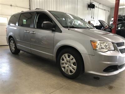 2015 Dodge Grand Caravan SE   - Photo 4 - Saint Louis, MI 48880-9800