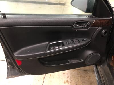 2012 Chevrolet Impala LTZ   - Photo 19 - Saint Louis, MI 48880-9800