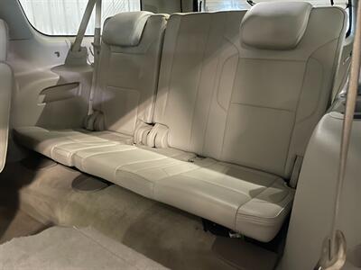 2015 GMC Yukon XL Denali   - Photo 18 - Saint Louis, MI 48880-9800