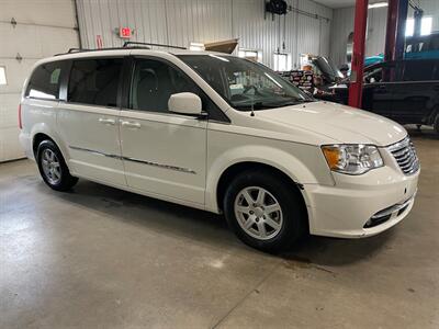 2011 Chrysler Town and Country Touring   - Photo 5 - Saint Louis, MI 48880-9800